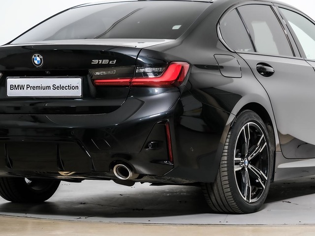 BMW Serie 3 318d color Negro. Año 2024. 110KW(150CV). Diésel. En concesionario Oliva Motor Tarragona de Tarragona