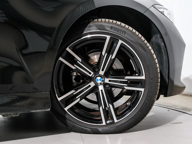 BMW Serie 3 318d color Negro. Año 2024. 110KW(150CV). Diésel. En concesionario Oliva Motor Tarragona de Tarragona