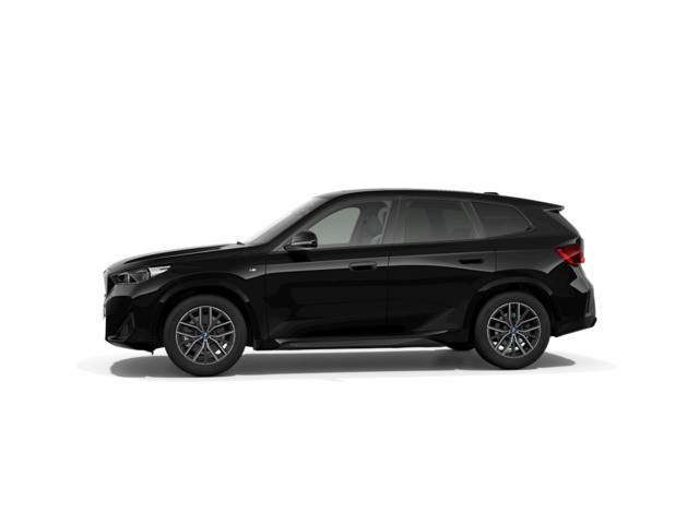 BMW iX1 eDrive20 color Negro. Año 2024. 150KW(204CV). Eléctrico. En concesionario Oliva Motor Tarragona de Tarragona