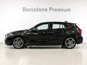 Fotos de BMW Serie 1 118i color Negro. Año 2024. 103KW(140CV). Gasolina. En concesionario Barcelona Premium -- GRAN VIA de Barcelona