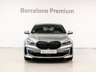 Fotos de BMW Serie 1 118i color Gris. Año 2024. 103KW(140CV). Gasolina. En concesionario Barcelona Premium -- GRAN VIA de Barcelona