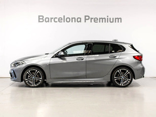Fotos de BMW Serie 1 118i color Gris. Año 2024. 103KW(140CV). Gasolina. En concesionario Barcelona Premium -- GRAN VIA de Barcelona