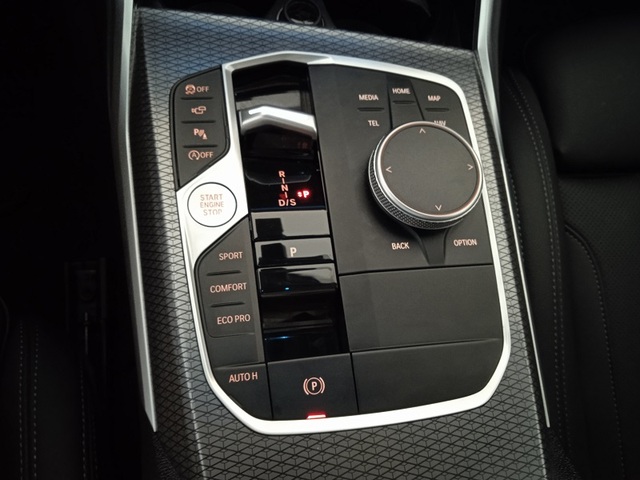 BMW Serie 3 320i Touring color Blanco. Año 2024. 135KW(184CV). Gasolina. En concesionario ALBAMOCION CIUDAD REAL  de Ciudad Real