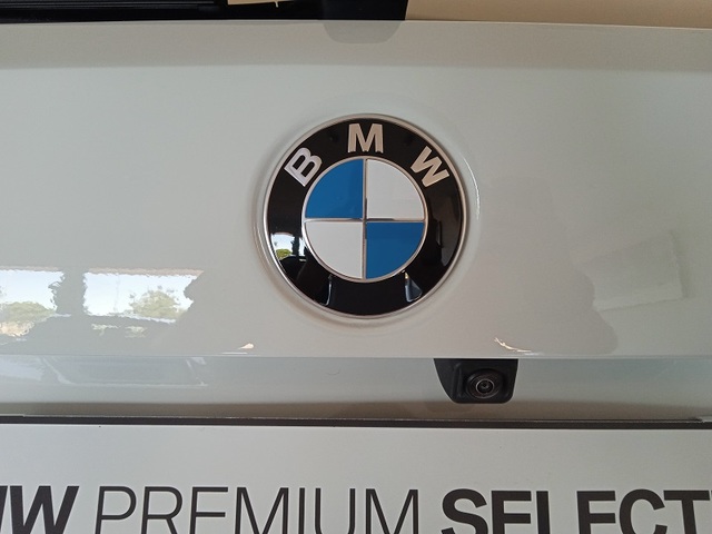 BMW Serie 3 320i Touring color Blanco. Año 2024. 135KW(184CV). Gasolina. En concesionario ALBAMOCION CIUDAD REAL  de Ciudad Real