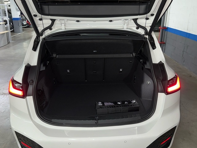 BMW Serie 2 230e Active Tourer color Blanco. Año 2025. 240KW(326CV). Híbrido Electro/Gasolina. En concesionario BYmyCAR Madrid - Algete de Madrid