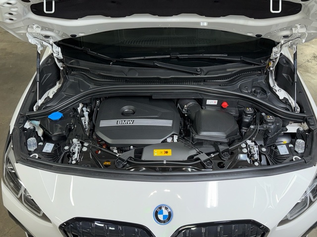 BMW Serie 2 230e Active Tourer color Blanco. Año 2025. 240KW(326CV). Híbrido Electro/Gasolina. En concesionario BYmyCAR Madrid - Algete de Madrid