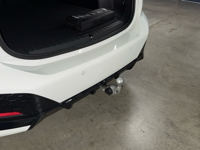 BMW Serie 2 230e Active Tourer color Blanco. Año 2025. 240KW(326CV). Híbrido Electro/Gasolina. En concesionario BYmyCAR Madrid - Algete de Madrid