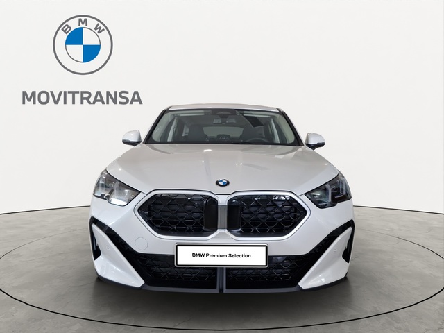 BMW X2 sDrive20i color Blanco. Año 2025. 125KW(170CV). Gasolina. En concesionario Movitransa Cars Huelva de Huelva