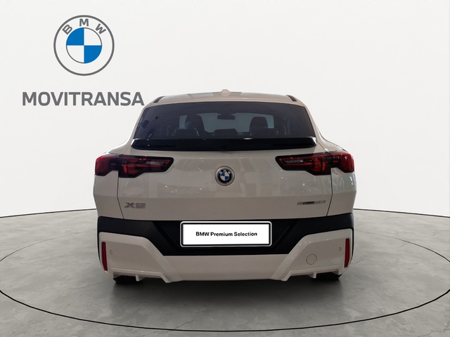 BMW X2 sDrive20i color Blanco. Año 2025. 125KW(170CV). Gasolina. En concesionario Movitransa Cars Huelva de Huelva