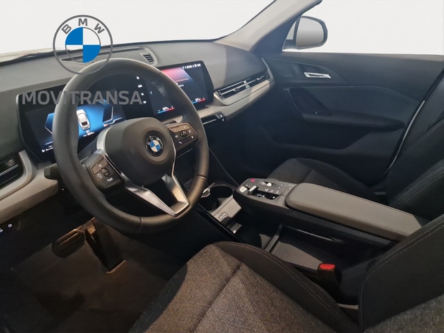 BMW X2 sDrive20i color Blanco. Año 2025. 125KW(170CV). Gasolina. En concesionario Movitransa Cars Huelva de Huelva