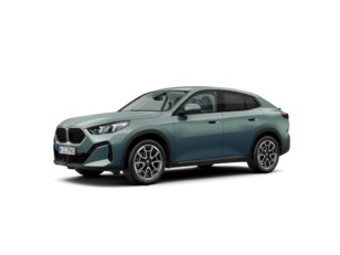 Fotos de BMW X2 sDrive20d color Verde. Año 2025. 120KW(163CV). Diésel. En concesionario Movitransa Cars Huelva de Huelva