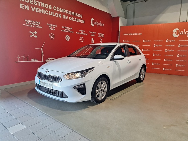 Kia Ceed 1.6 MHEV de segunda mano