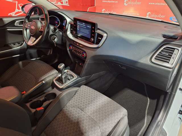 Kia Ceed 1.6 MHEV iMT Drive 100 kW (136 CV)