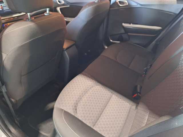 Kia Ceed 1.6 MHEV iMT Drive 100 kW (136 CV)