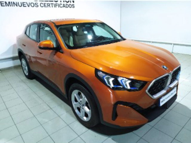 BMW X2 sDrive18d color Naranja. Año 2024. 110KW(150CV). Diésel. En concesionario Hispamovil Elche de Alicante