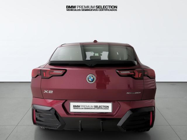 BMW X2 sDrive20i color Rojo. Año 2024. 125KW(170CV). Gasolina. En concesionario Automotor Premium Velázquez - Málaga de Málaga