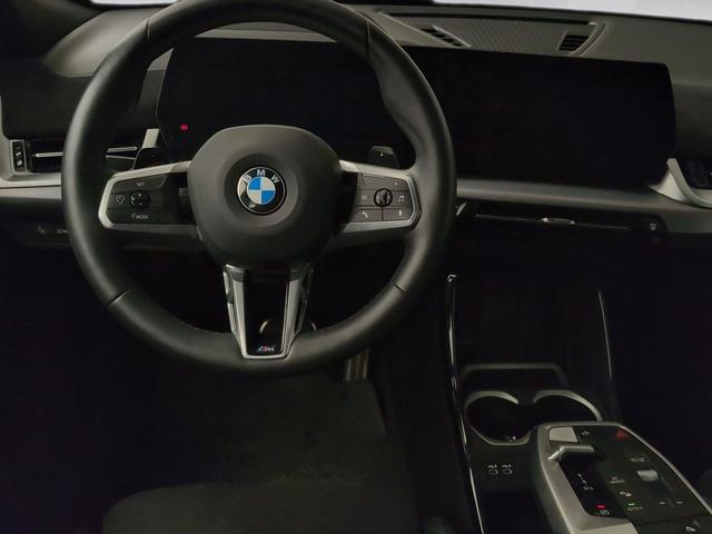 BMW X2 sDrive20i color Rojo. Año 2024. 125KW(170CV). Gasolina. En concesionario Automotor Premium Velázquez - Málaga de Málaga