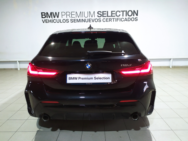 BMW Serie 1 118d color Negro. Año 2024. 110KW(150CV). Diésel. En concesionario Hispamovil Elche de Alicante