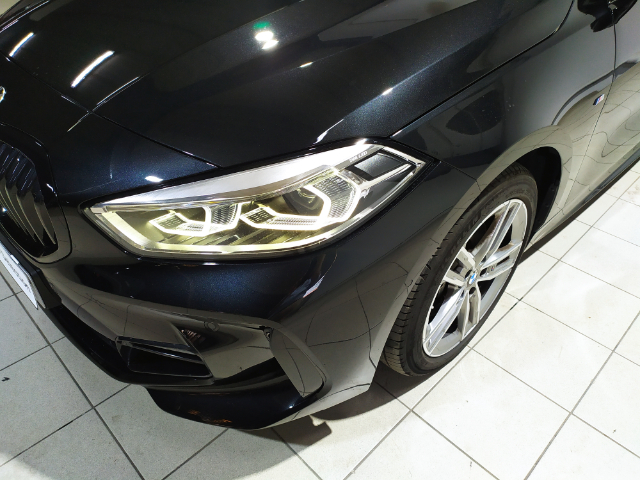 BMW Serie 1 118d color Negro. Año 2024. 110KW(150CV). Diésel. En concesionario Hispamovil Elche de Alicante