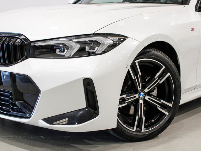 BMW Serie 3 320d color Blanco. Año 2024. 140KW(190CV). Diésel. En concesionario Barcelona Premium -- GRAN VIA de Barcelona