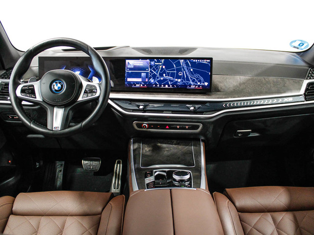 BMW X5 xDrive50e color Gris. Año 2024. 360KW(489CV). Híbrido Electro/Gasolina. En concesionario Barcelona Premium -- GRAN VIA de Barcelona
