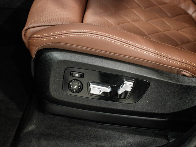 BMW X5 xDrive50e color Gris. Año 2024. 360KW(489CV). Híbrido Electro/Gasolina. En concesionario Barcelona Premium -- GRAN VIA de Barcelona
