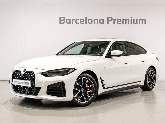 BMW Serie 4 420i Gran Coupe color Blanco. Año 2024. 135KW(184CV). Gasolina. En concesionario Barcelona Premium -- GRAN VIA de Barcelona
