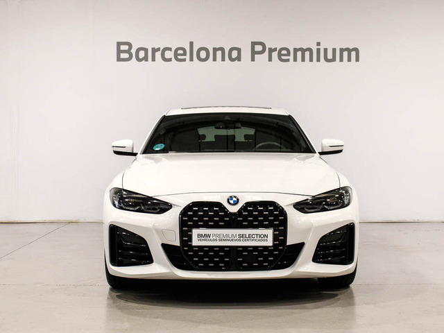 BMW Serie 4 420i Gran Coupe color Blanco. Año 2024. 135KW(184CV). Gasolina. En concesionario Barcelona Premium -- GRAN VIA de Barcelona