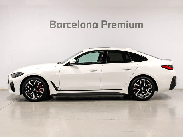 BMW Serie 4 420i Gran Coupe color Blanco. Año 2024. 135KW(184CV). Gasolina. En concesionario Barcelona Premium -- GRAN VIA de Barcelona