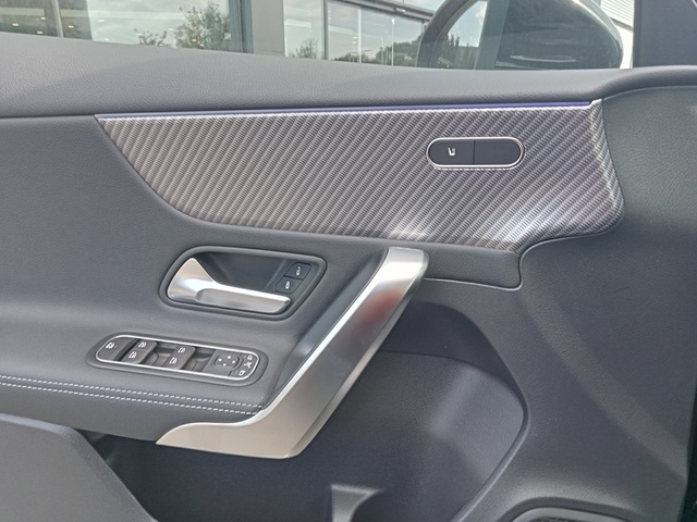 Mercedes-Benz Clase A 180 100 kW (136 CV)