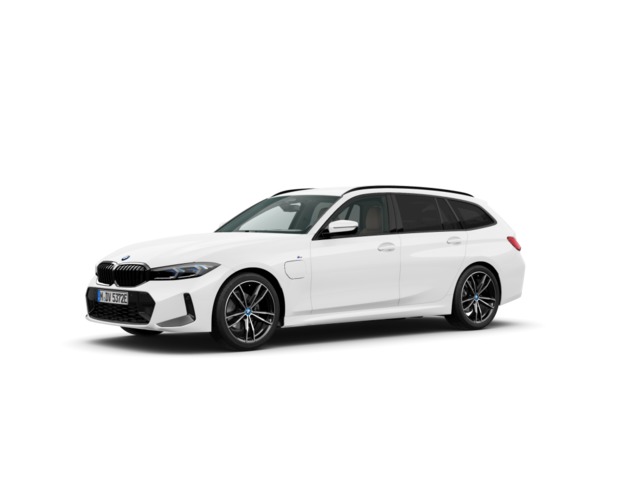 BMW Serie 3 330e Touring color Blanco. Año 2024. 215KW(292CV). Híbrido Electro/Gasolina. En concesionario Motri Motor Jaén de Jaén