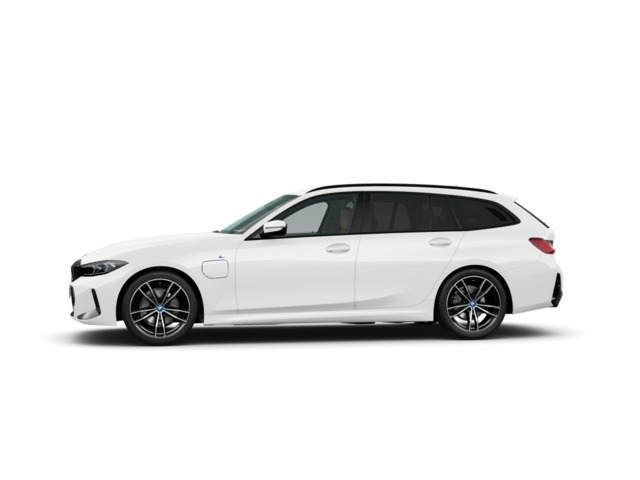 BMW Serie 3 330e Touring color Blanco. Año 2024. 215KW(292CV). Híbrido Electro/Gasolina. En concesionario Motri Motor Jaén de Jaén