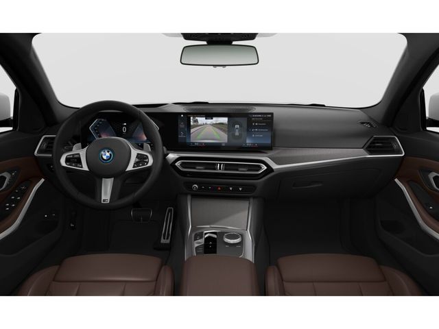 BMW Serie 3 330e Touring color Blanco. Año 2024. 215KW(292CV). Híbrido Electro/Gasolina. En concesionario Motri Motor Jaén de Jaén