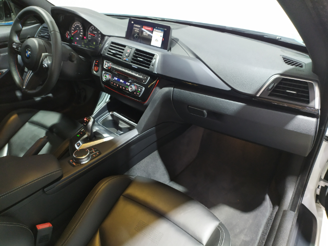 BMW M M4 Coupe color Blanco. Año 2019. 317KW(431CV). Gasolina. En concesionario Hispamovil Elche de Alicante