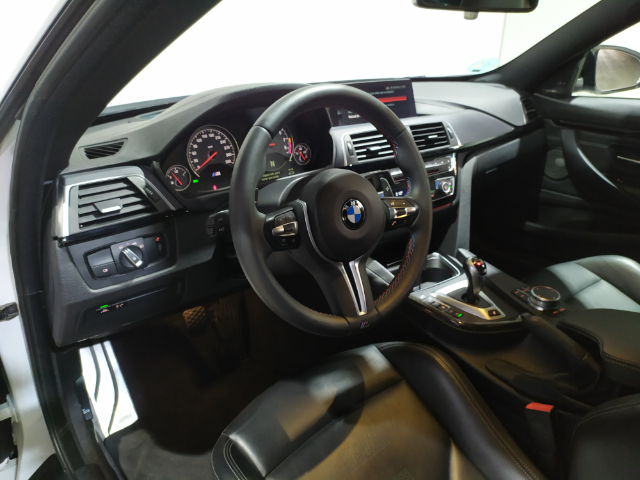 BMW M M4 Coupe color Blanco. Año 2019. 317KW(431CV). Gasolina. En concesionario Hispamovil Elche de Alicante