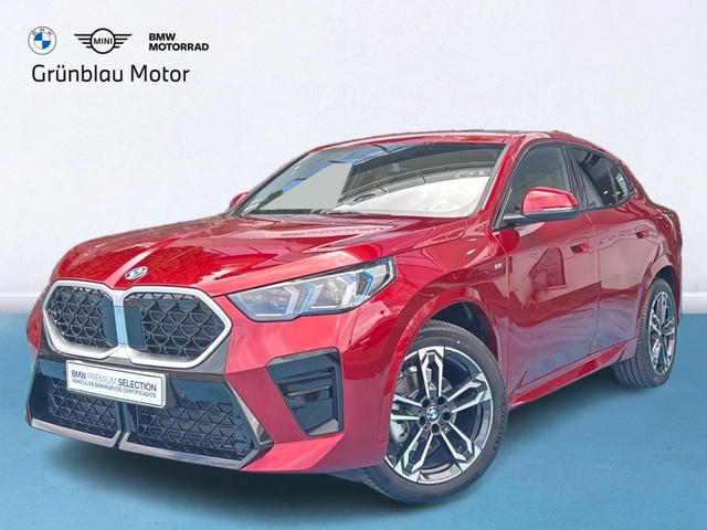 BMW X2 sDrive20d color Rojo. Año 2025. 120KW(163CV). Diésel. En concesionario Grünblau Motor (Bmw y Mini) de Cantabria