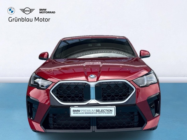 BMW X2 sDrive20d color Rojo. Año 2025. 120KW(163CV). Diésel. En concesionario Grünblau Motor (Bmw y Mini) de Cantabria