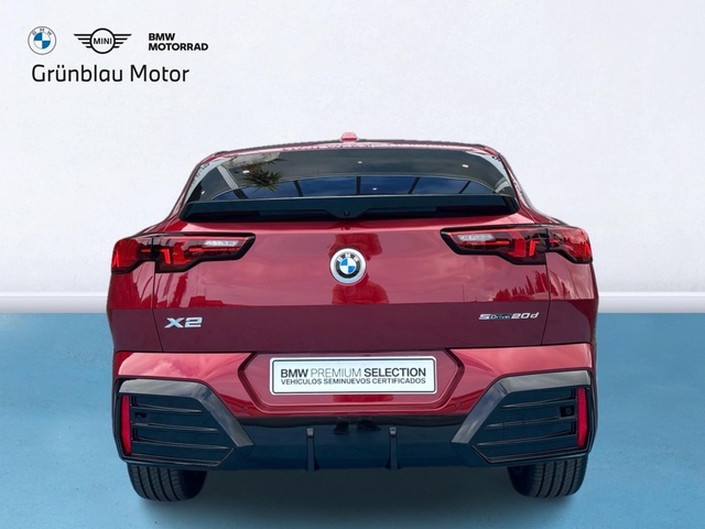 BMW X2 sDrive20d color Rojo. Año 2025. 120KW(163CV). Diésel. En concesionario Grünblau Motor (Bmw y Mini) de Cantabria