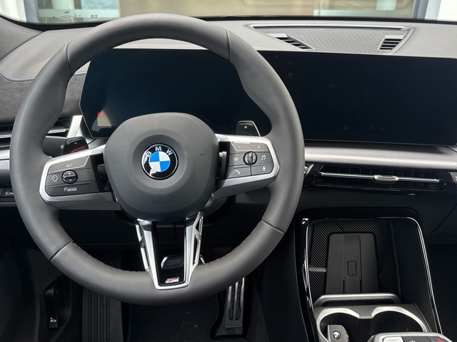 BMW X2 sDrive20d color Rojo. Año 2025. 120KW(163CV). Diésel. En concesionario Grünblau Motor (Bmw y Mini) de Cantabria