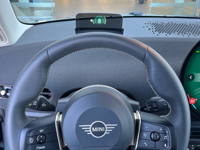 fotoG 16 del MINI MINI 3 Puertas Cooper SE 160 kW (218 CV) 218cv Eléctrico del 2025 en Cantabria