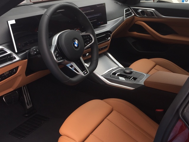 BMW Serie 4 420d Gran Coupe color Rojo. Año 2025. 140KW(190CV). Diésel. En concesionario Grünblau Motor (Bmw y Mini) de Cantabria