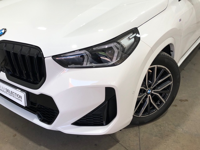 BMW X1 xDrive20d color Blanco. Año 2024. 120KW(163CV). Diésel. En concesionario Movilnorte El Plantio de Madrid