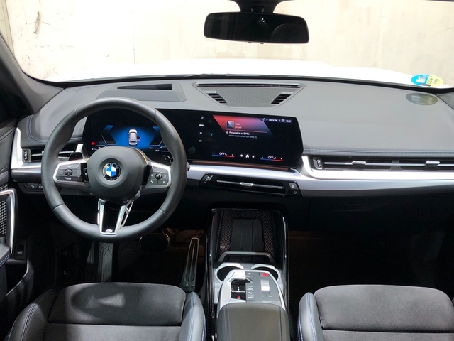 BMW X1 xDrive20d color Blanco. Año 2024. 120KW(163CV). Diésel. En concesionario Movilnorte El Plantio de Madrid