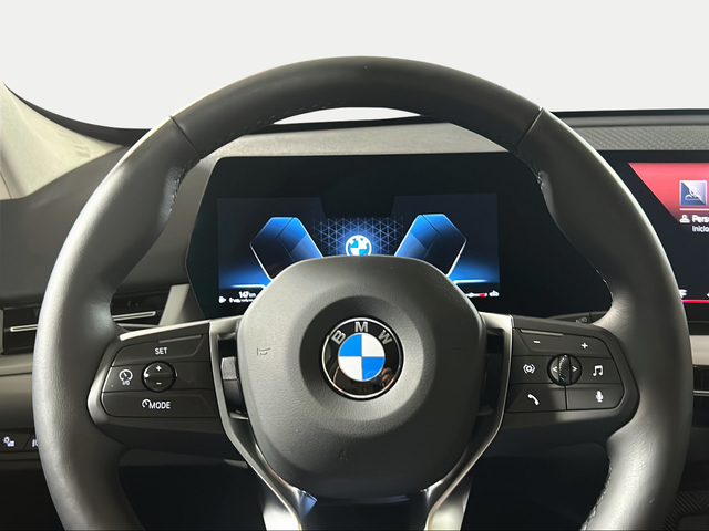 BMW X1 sDrive18i color Negro. Año 2025. 100KW(136CV). Gasolina. En concesionario San Pablo Motor | Su Eminencia de Sevilla