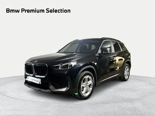 Fotos de BMW X1 sDrive18i color Negro. Año 2025. 100KW(136CV). Gasolina. En concesionario San Pablo Motor | Su Eminencia de Sevilla