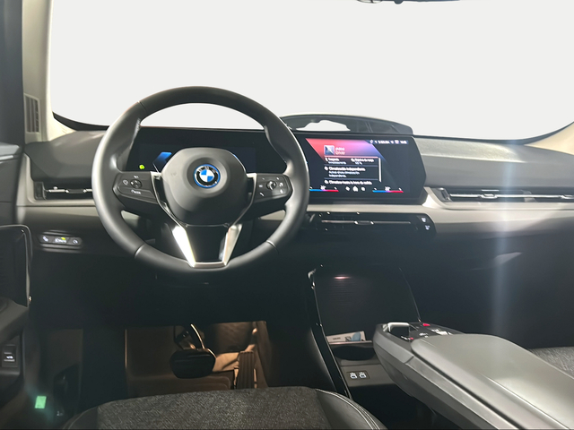 BMW iX1 xDrive30 color Blanco. Año 2025. 230KW(313CV). Eléctrico. En concesionario San Pablo Motor | Su Eminencia de Sevilla