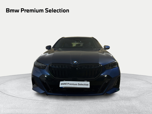 BMW Serie 5 520d Touring color Azul. Año 2025. 145KW(197CV). Diésel. En concesionario San Pablo Motor | Su Eminencia de Sevilla