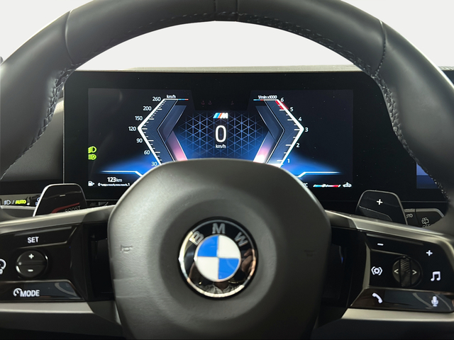 BMW Serie 5 520d Touring color Azul. Año 2025. 145KW(197CV). Diésel. En concesionario San Pablo Motor | Su Eminencia de Sevilla