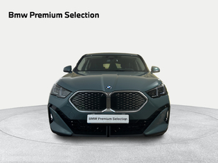 Fotos de BMW iX2 xDrive30 color Verde. Año 2025. 230KW(313CV). Eléctrico. En concesionario San Pablo Motor | Su Eminencia de Sevilla