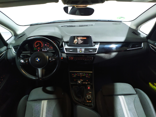 BMW Serie 2 218d Active Tourer color Gris Plata. Año 2017. 110KW(150CV). Diésel. En concesionario Hispamovil Elche de Alicante